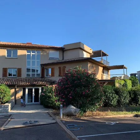 F2 Vecchio Vue Sur Les Salines *