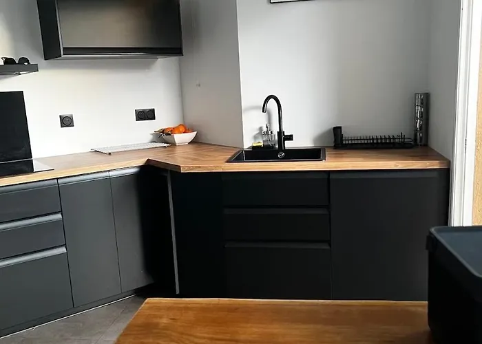 F2 Vecchio Vue Sur Les Salines *