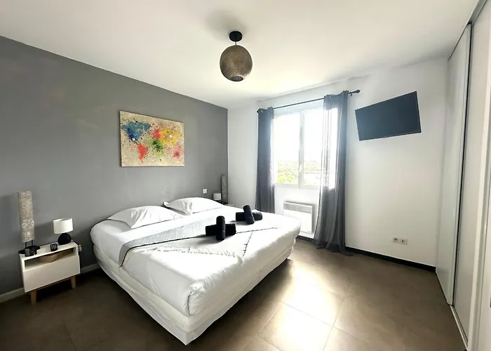 F2 Vecchio Vue Sur Les Salines